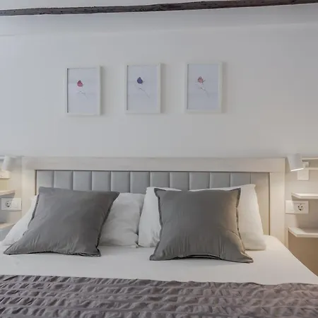 Urban Apartman *